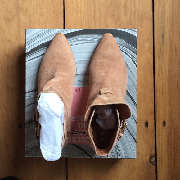 Cute suede ankle boot - as NEW - Picture 4 of 5